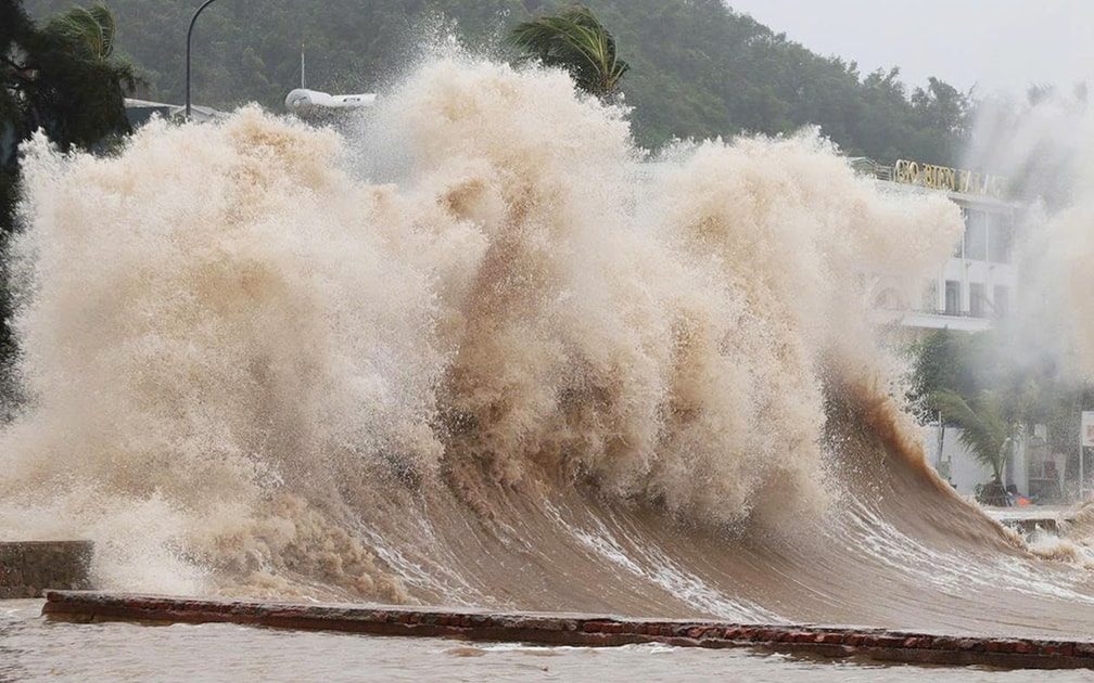 Bão số 15 Koto hướng đi "dị thường" di chuyển rất chậm, có ảnh hưởng đến đất liền nước ta? - Ảnh 2.