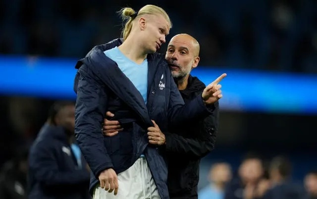 Pep Guardiola chỉ trích trọng tài dù Man City thắng dễ Bournemouth - Ảnh 1.