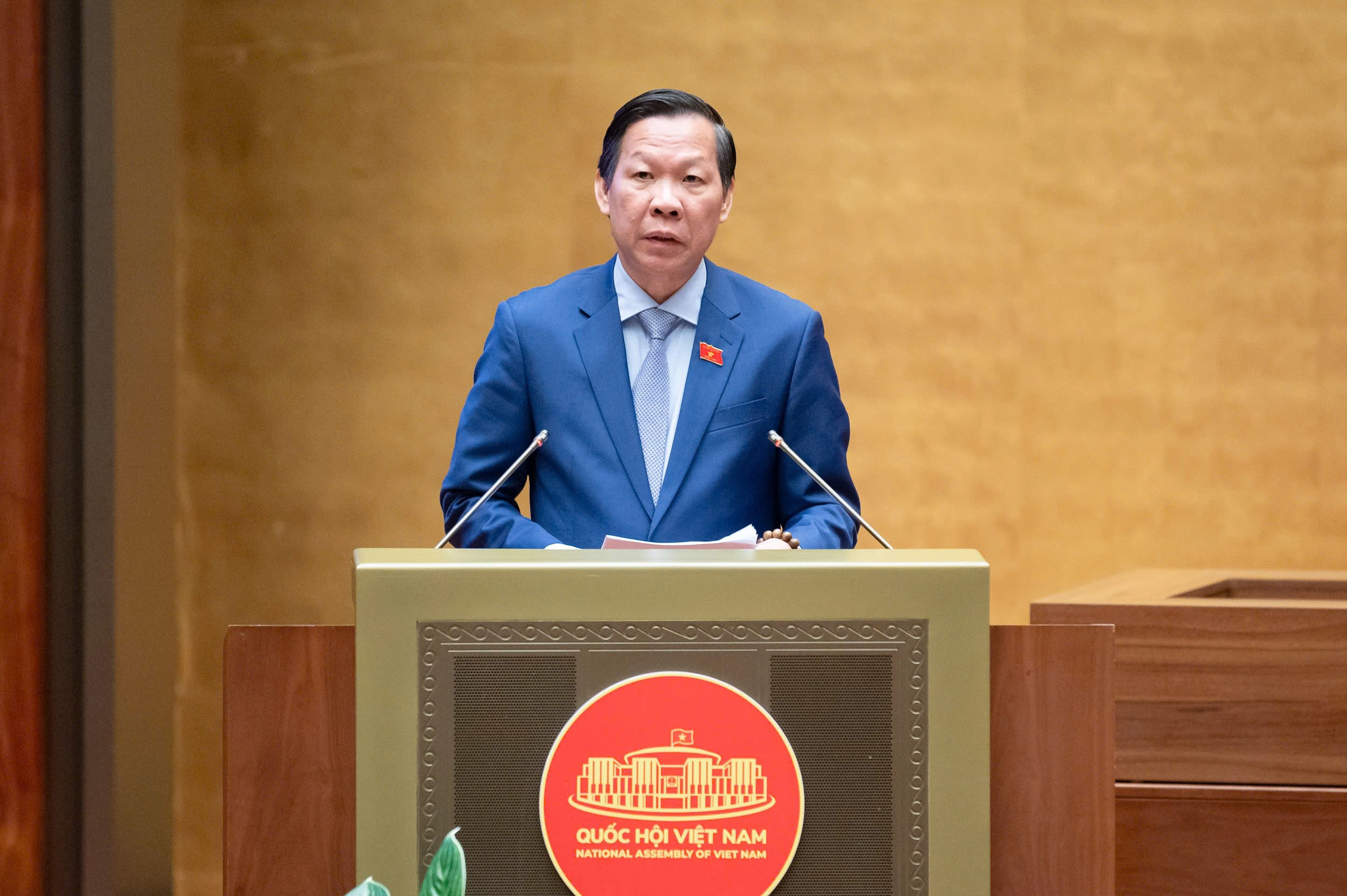 Bộ Xây dựng sẽ quyết định giá tối đa vé máy bay nội địa hạng phổ thông - Ảnh 2.