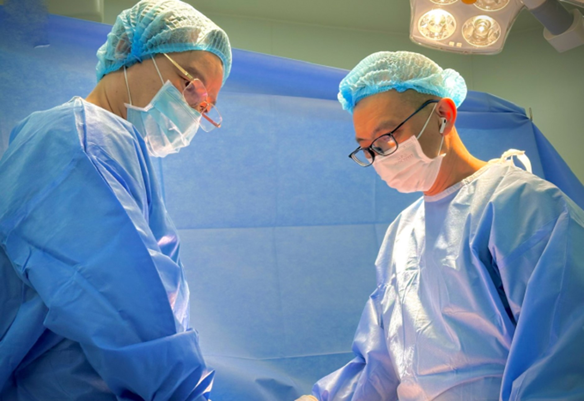 Lý do khiến người đàn ông 6 năm không dám soi gương - Ảnh 2.