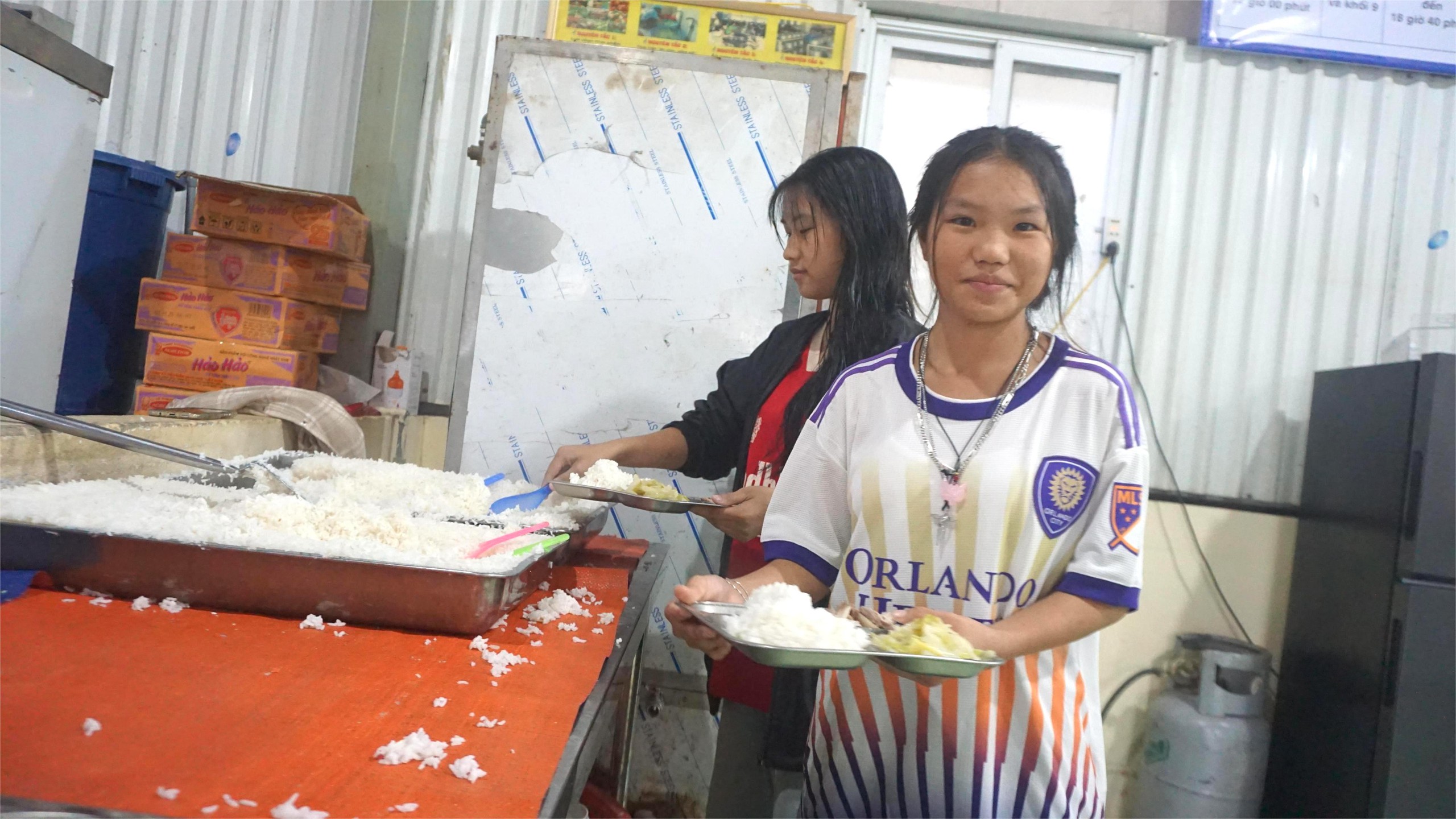 'Ngôi nhà thứ 2' giúp học sinh vùng cao Mường Lý không bỏ dở giấc mơ học chữ   - Ảnh 5.