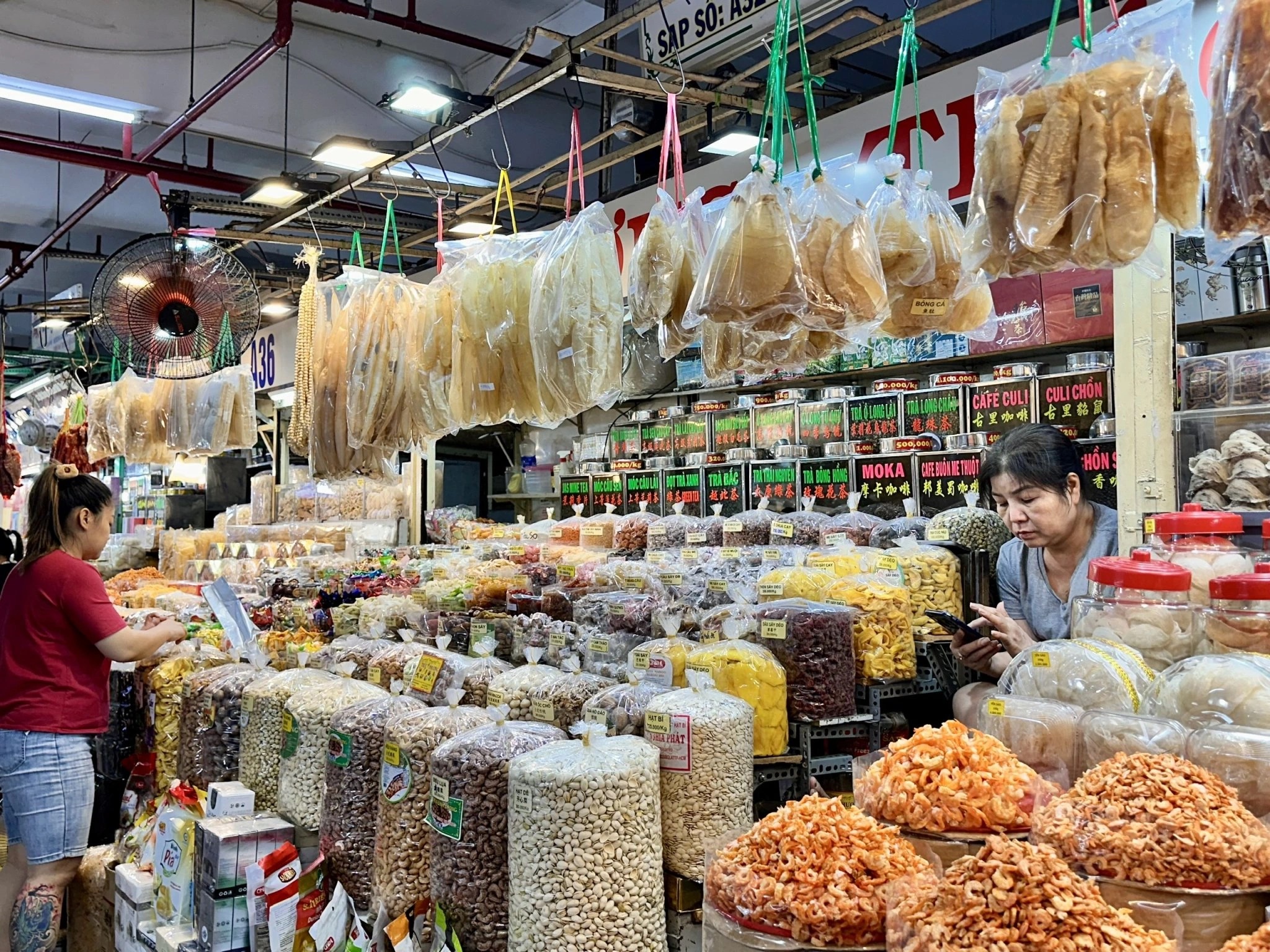 Bộ Tài chính đề xuất nâng ngưỡng miễn thuế cho hộ kinh doanh lên 500 triệu đồng/năm- Ảnh 1. Bộ Tài chính đề xuất nâng ngưỡng miễn thuế cho hộ kinh doanh lên 500 triệu đồng/năm- Ảnh 1.