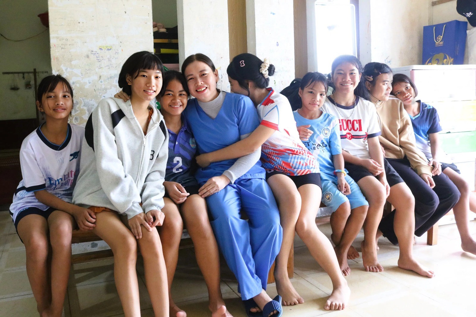 Chuyện ít biết về nghề điều dưỡng đặc biệt và "toa thuốc chữa lành" trái tim tổn thương- Ảnh 2.