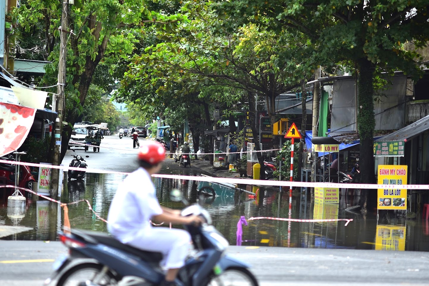 Đà Nẵng trước bão số 13: Chưa kịp nguôi nỗi đau sau mưa lũ, lại gồng mình trong nỗi lo mới- Ảnh 7.