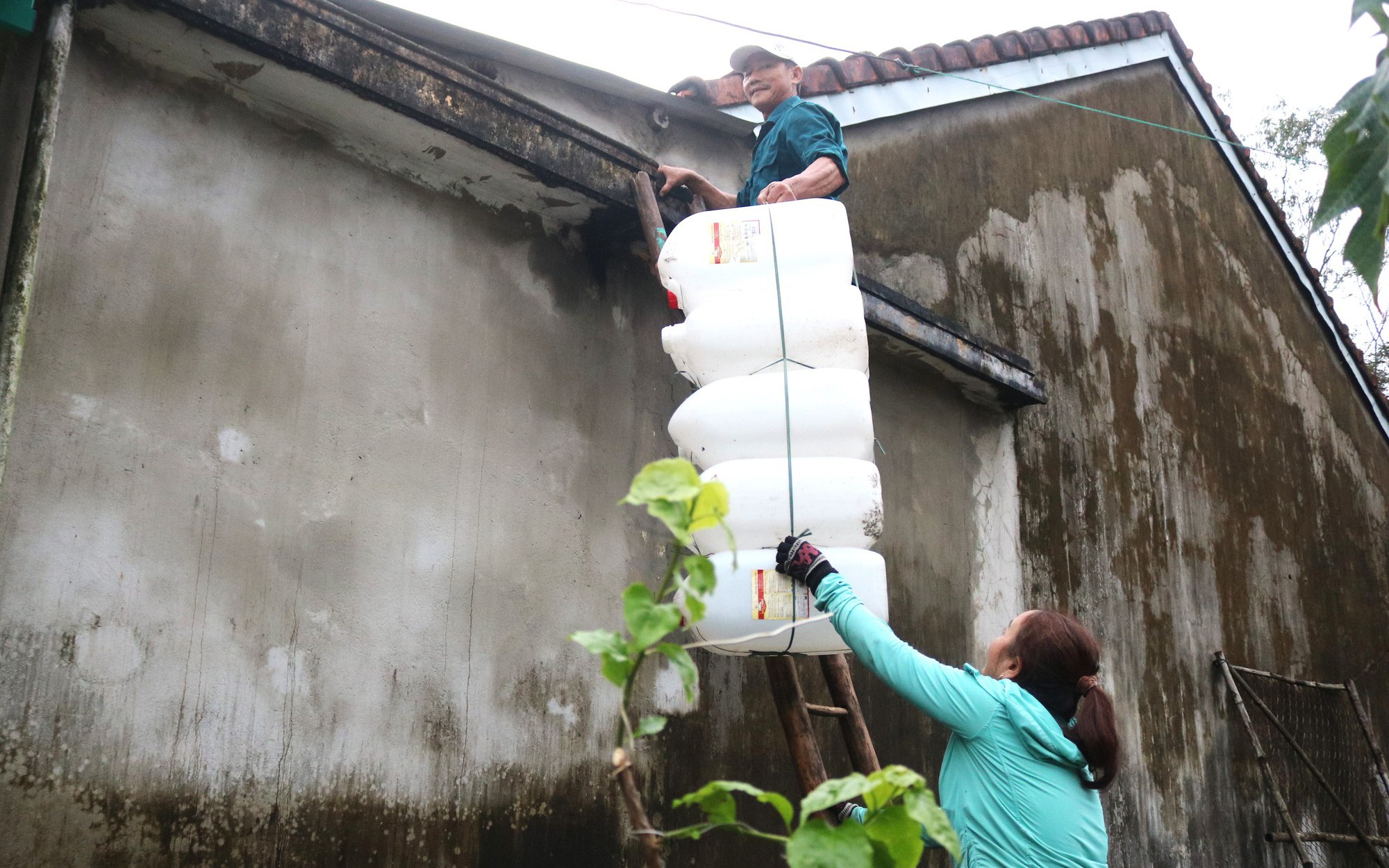 Bão số 13 Kalmaegi vẫn cực kỳ nguy hiểm, điểm danh các tỉnh chịu ảnh hưởng trực tiếp - Ảnh 2.