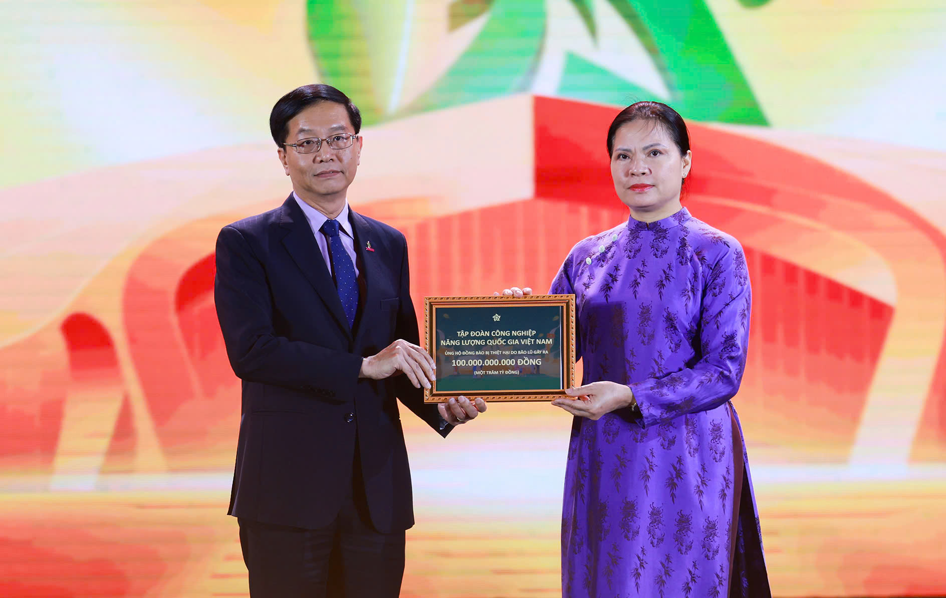 Ấm áp nghĩa tình Petrovietnam để kịp thời hỗ trợ các tỉnh miền Trung bị thiên tai - Ảnh 4.