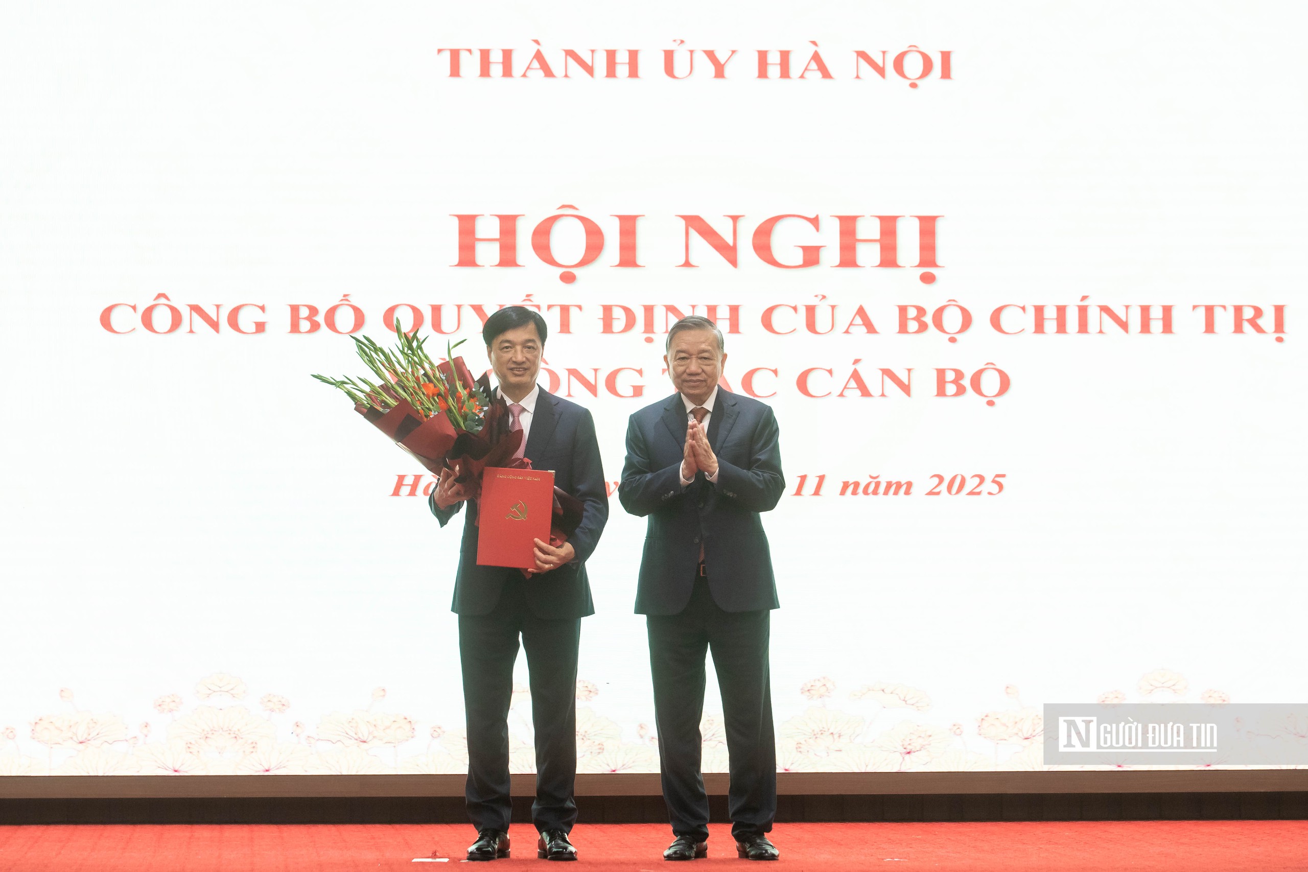 Tân Bí thư Hà Nội: "Tôi trở về với tâm nguyện hiến dâng toàn tâm, toàn lực cho sự phát triển của Thủ đô"- Ảnh 1. Tân Bí thư Hà Nội: "Tôi trở về với tâm nguyện hiến dâng toàn tâm, toàn lực cho sự phát triển của Thủ đô"- Ảnh 1.