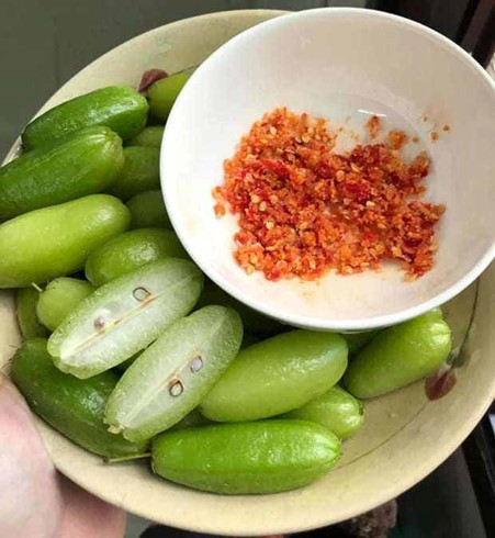 Thứ quả chua gắt xưa rụng đầy không ai ngó ngàng, nay thành món đặc sản khoái khẩu, nhiều công dụng - Ảnh 3.
