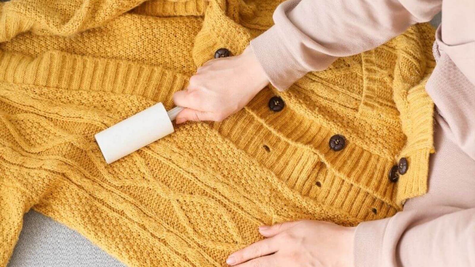 Mẹo đơn giản giúp áo len luôn mềm mịn, bền đẹp như mới suốt mùa đông - Ảnh 2.