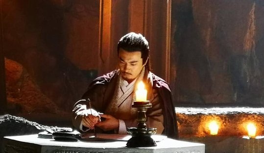 Kiếm hiệp Kim Dung: Cao thủ có thể đánh bại cả ba đại sư của Thiếu Lâm - Ảnh 1. Kiếm hiệp Kim Dung: Cao thủ có thể đánh bại cả ba đại sư của Thiếu Lâm - Ảnh 1.