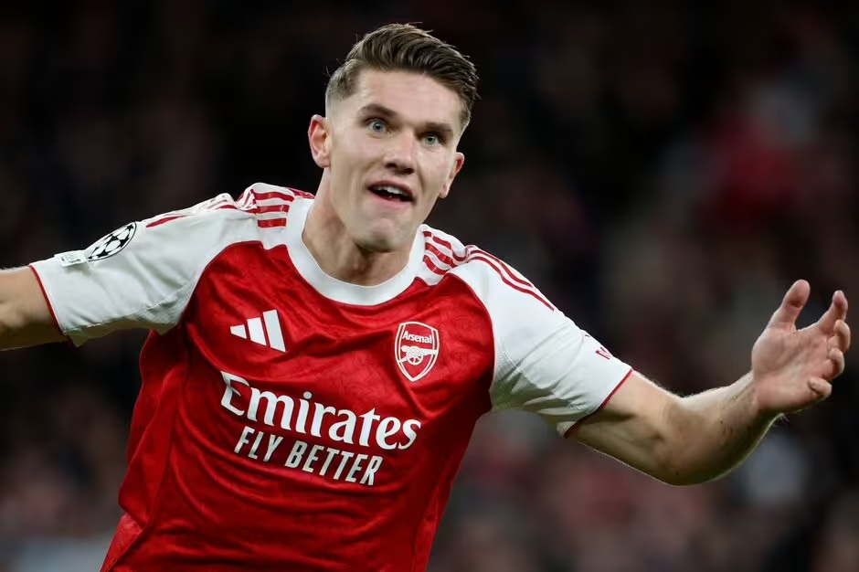 Tiền đạo Gyokeres của Arsenal bất ngờ bị xếp sau Sesko - Ảnh 1.