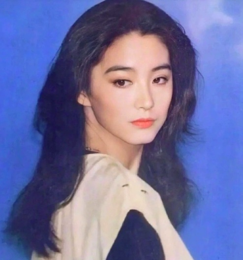 "Đông Phương Bất Bại" Lâm Thanh Hà gây choáng ngợp bởi cuộc sống xa hoa, giàu có bậc nhất Vbiz - Ảnh 2.