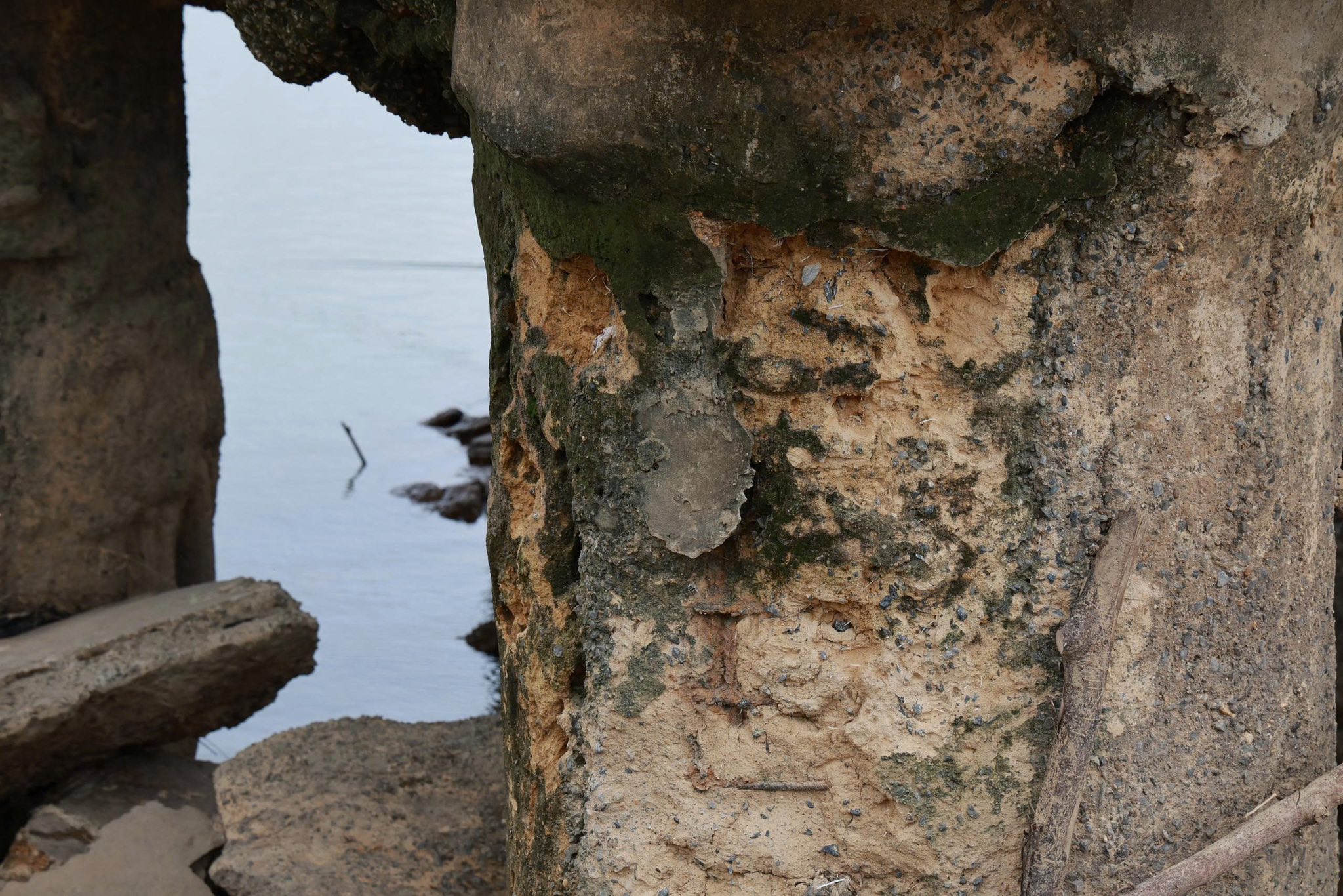 Công an Phú Thọ vào cuộc điều tra vụ móng cầu Sông Lô hư hỏng, trơ cốt thép - Ảnh 6.