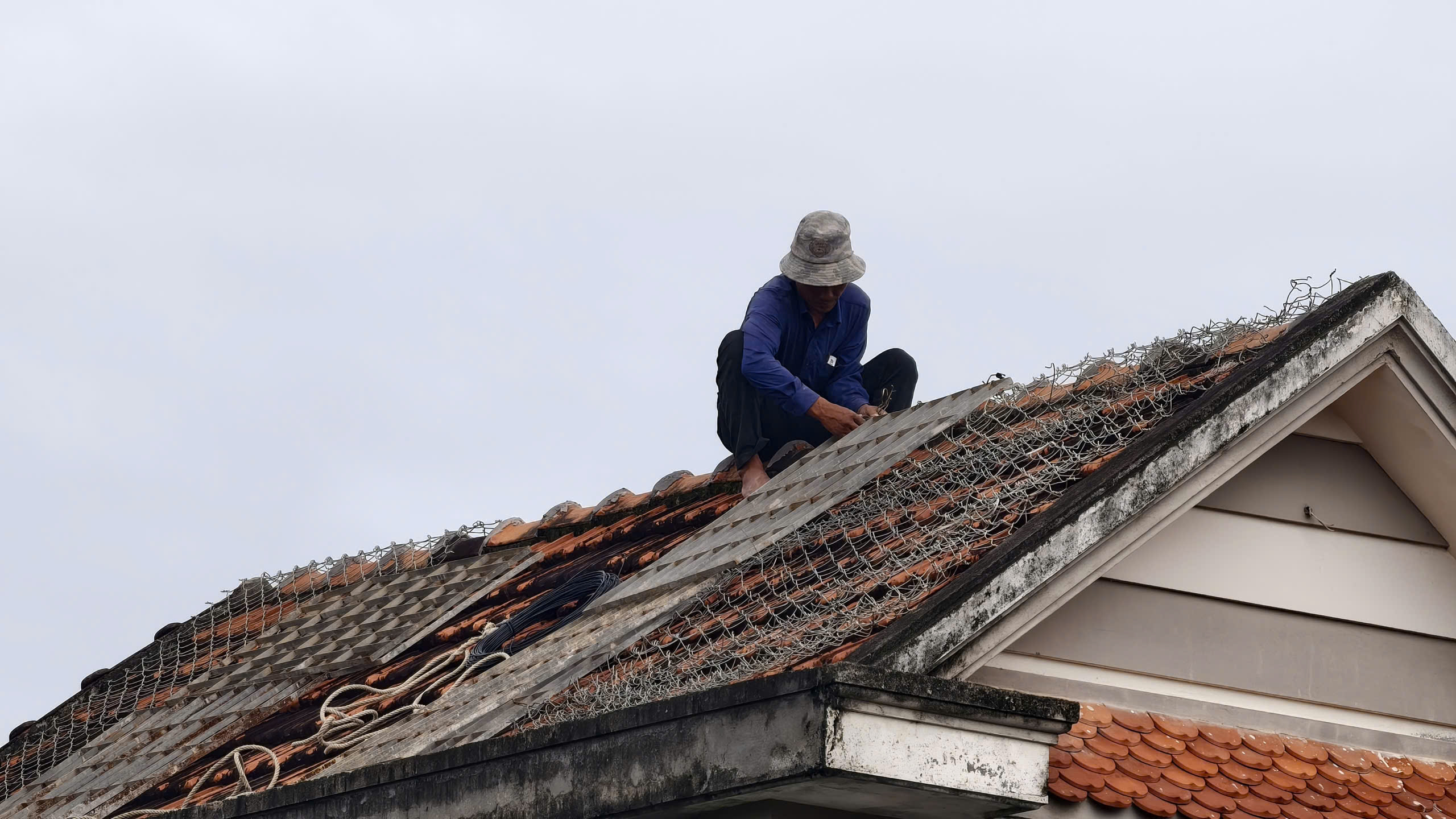 Người dân Quảng Ngãi tất bật ứng phó trước bão số 13- Ảnh 4. Người dân Quảng Ngãi tất bật ứng phó trước bão số 13- Ảnh 4.