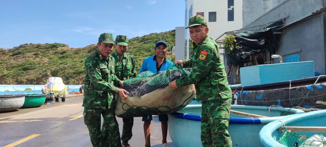 Gia Lai dồn sức chống bão số 13, kiên quyết sơ tán 350.000 dân đến nơi an toàn- Ảnh 2.