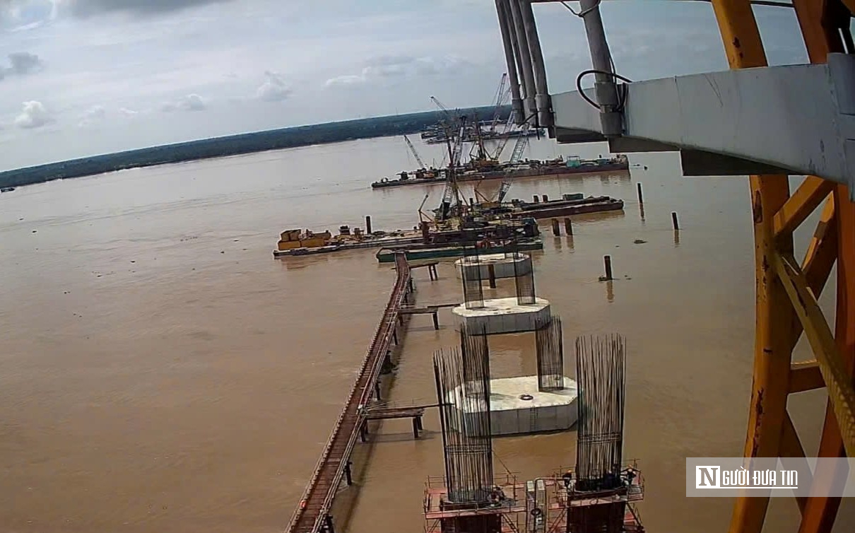 Hơn 40 mũi thi công đồng loạt trên công trường cầu Đại Ngãi - Ảnh 7.