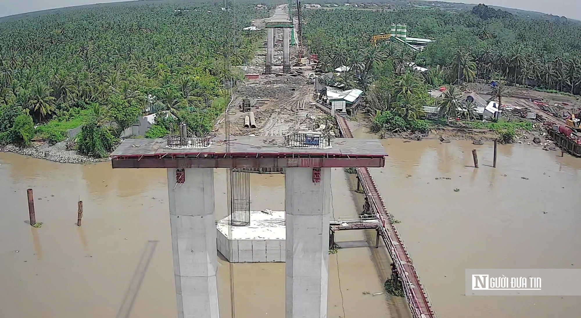 Hơn 40 mũi thi công đồng loạt trên công trường cầu Đại Ngãi - Ảnh 8.