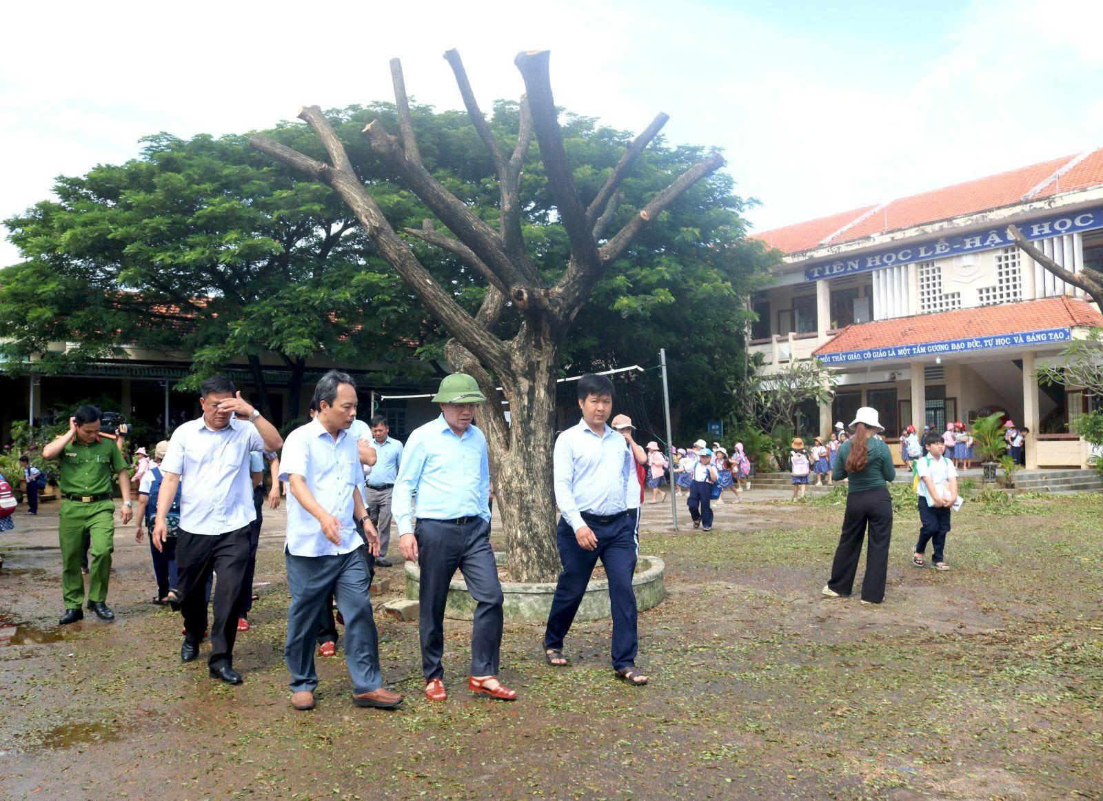 Gia Lai dồn sức chống bão số 13, kiên quyết sơ tán 350.000 dân đến nơi an toàn- Ảnh 3.