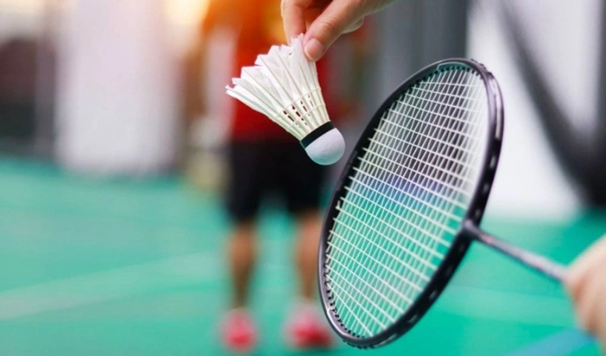 Người đàn ông 52 tuổi bỗng nôn ói nguy kịch khi đang đánh cầu lông - Ảnh 1.