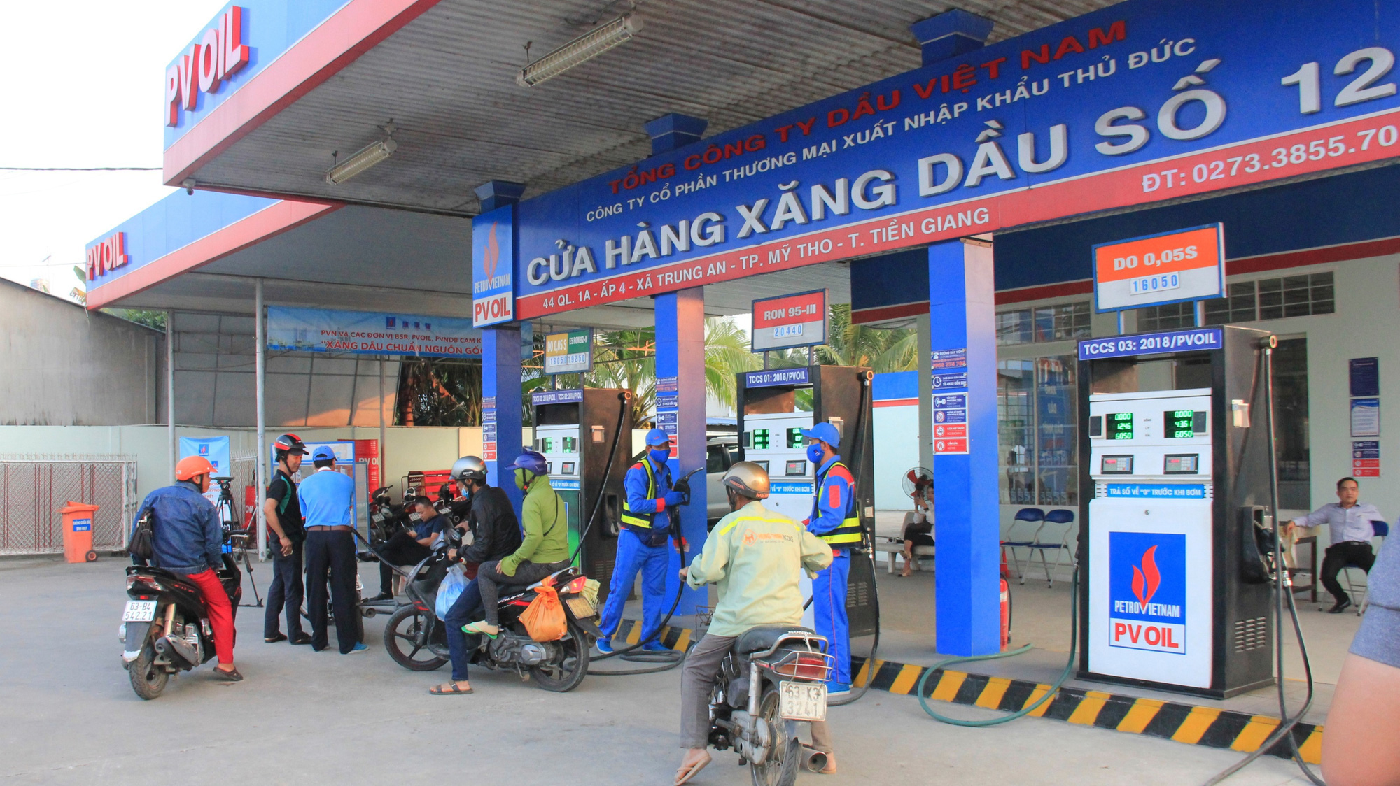 Giá xăng dầu ổn định, doanh thu PV Oil vượt mốc 100.000 tỷ sau 9 tháng - Ảnh 1.