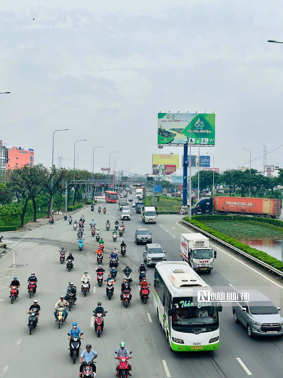 TP.HCM: Hiện trạng Quốc lộ 1A trước ngày khởi công, mở rộng - Ảnh 2.