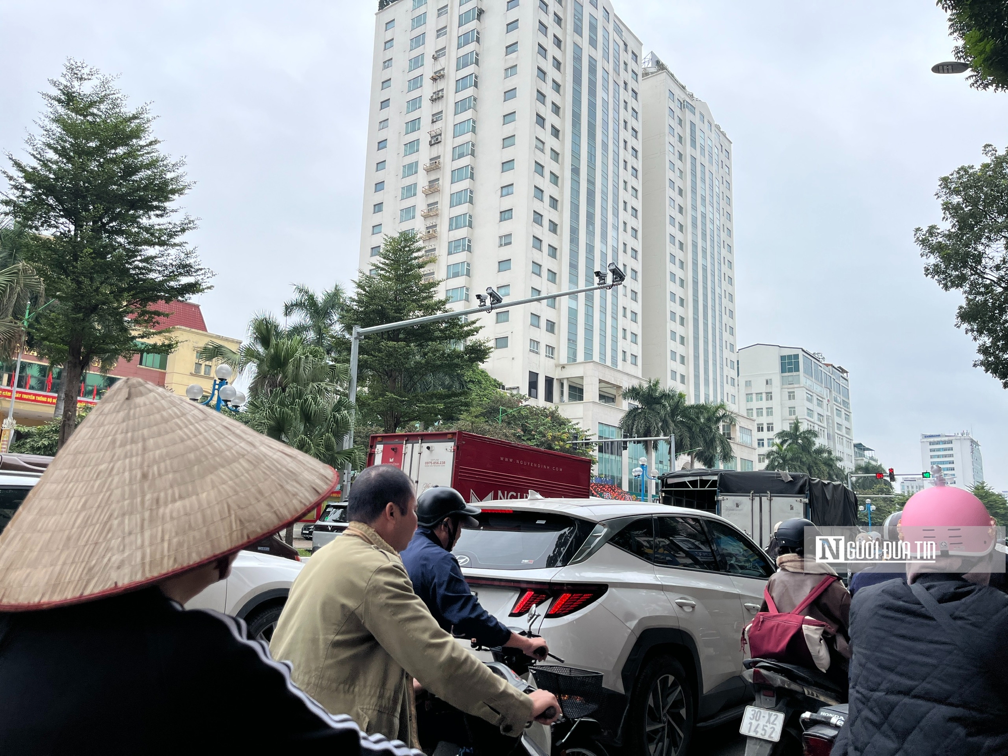 Hà Nội lắp hàng loạt camera AI, người dân "áp lực hơn nhưng cẩn thận hơn hẳn khi ra đường"- Ảnh 10. Hà Nội lắp hàng loạt camera AI, người dân "áp lực hơn nhưng cẩn thận hơn hẳn khi ra đường"- Ảnh 10.