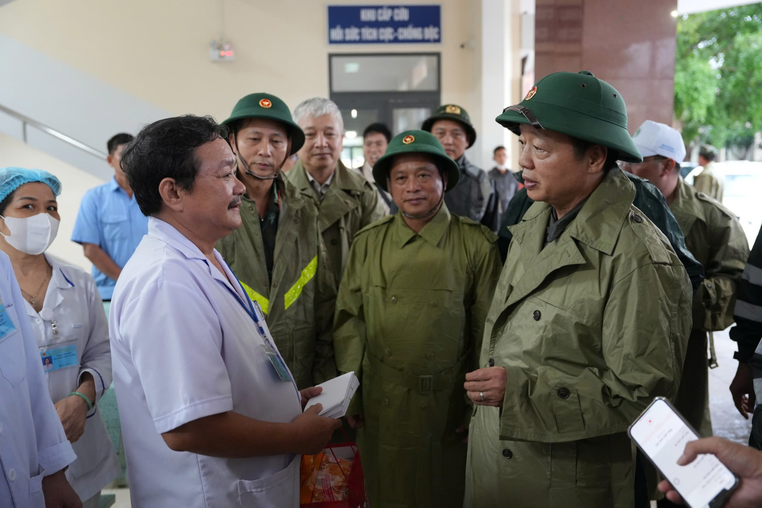 Phó Thủ tướng Trần Hồng Hà: Quyết liệt thực hiện phương châm 4 tại chỗ, mở rộng phạm vi sơ tán- Ảnh 3. Phó Thủ tướng Trần Hồng Hà: Quyết liệt thực hiện phương châm 4 tại chỗ, mở rộng phạm vi sơ tán- Ảnh 3.