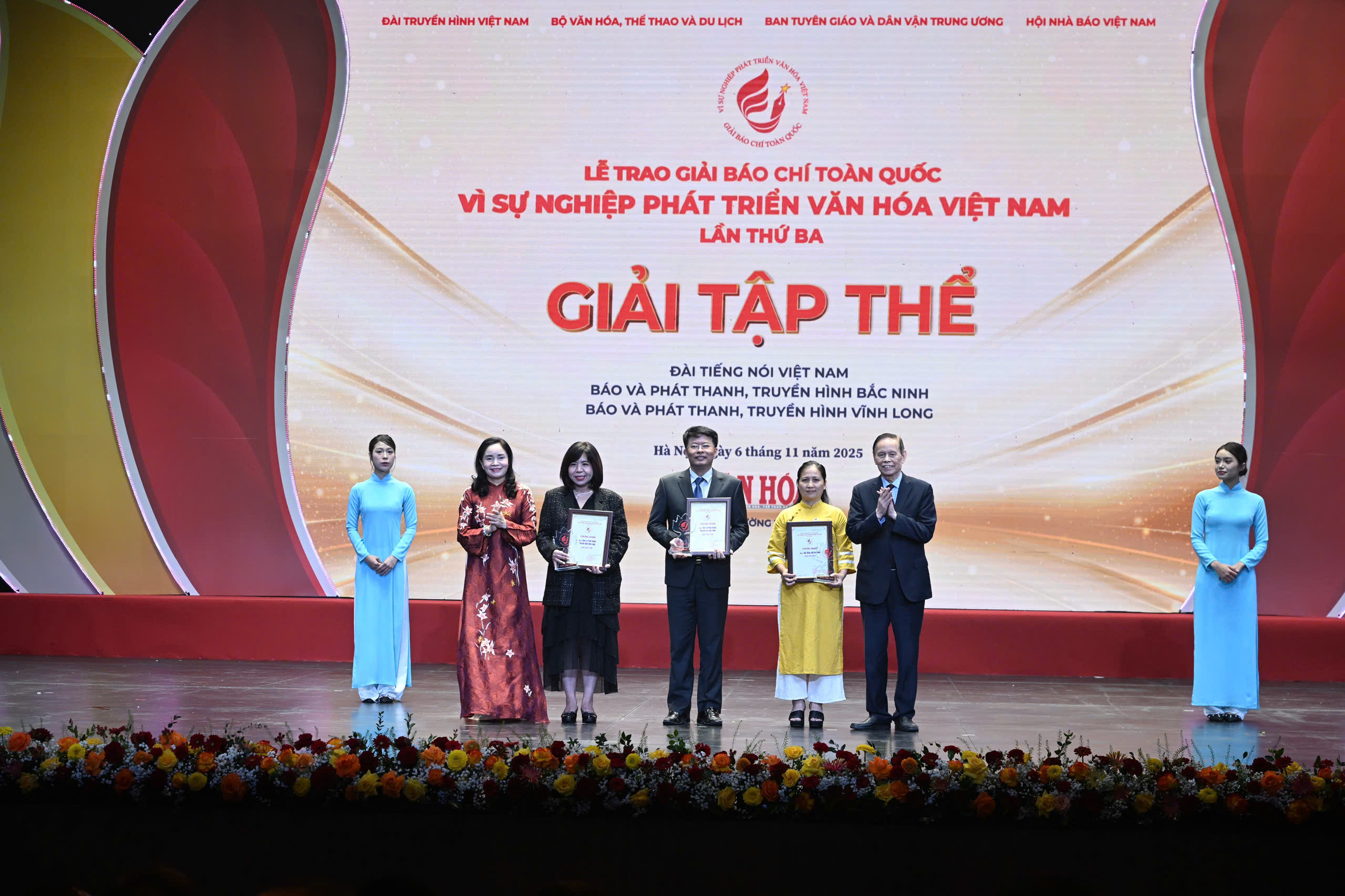 Tôn vinh những tác phẩm báo chí vì sự phát triển văn hóa Việt Nam- Ảnh 2. Tôn vinh những tác phẩm báo chí vì sự phát triển văn hóa Việt Nam- Ảnh 2.