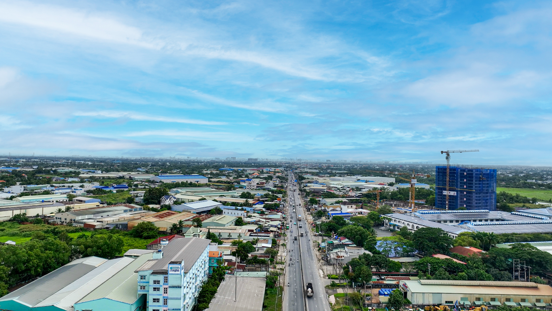 Đánh thức “mỏ vàng” bất động sản khu Tây TP.HCM từ hạ tầng giao thông, các trục đại lộ “vàng” - Ảnh 1.