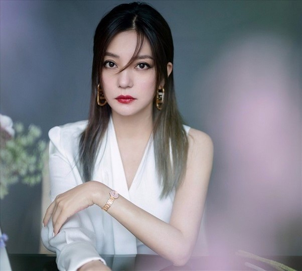 Triệu Vy xuất hiện với hình ảnh mới khác lạ - Ảnh 7.