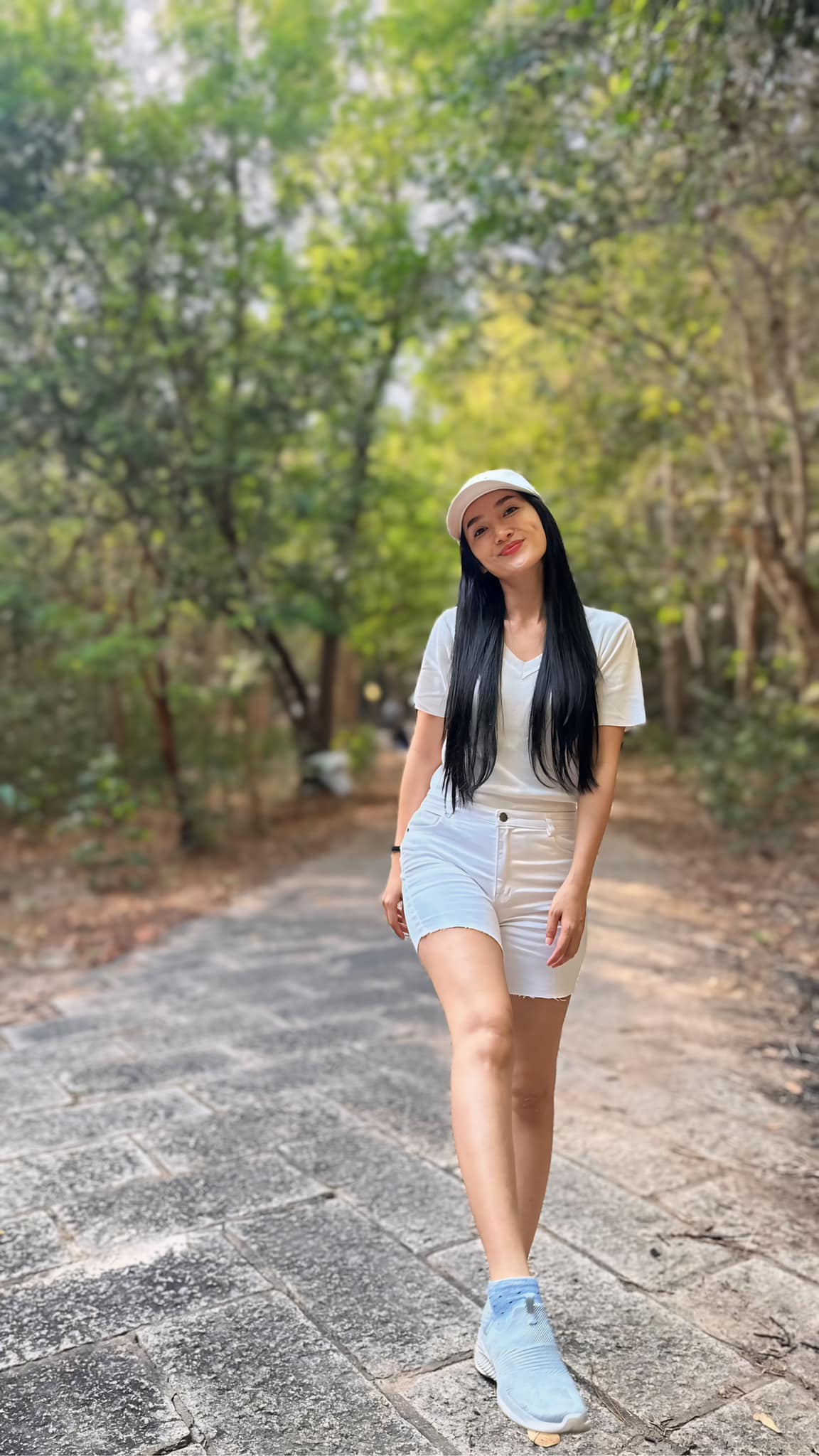 "Nữ hoàng phim xưa": Tuổi 41 trẻ đẹp, yêu bạn trai kém 10 tuổi - Ảnh 3.