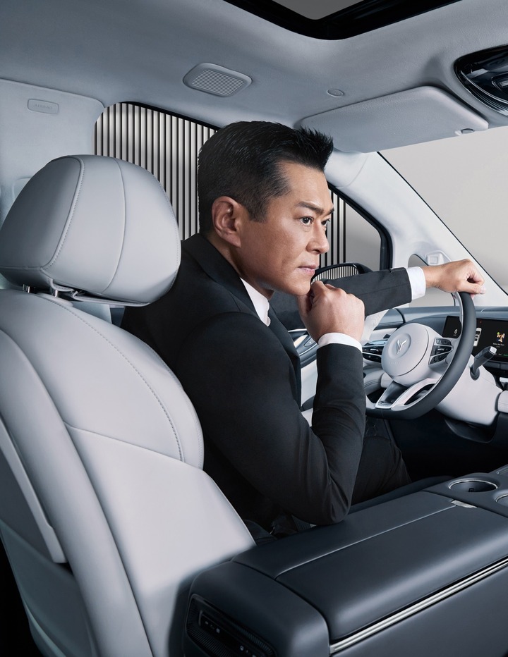 Tài tử được săn đón bậc nhất Vbiz: U60 sở hữu khối tài sản khủng, vẫn chưa vợ con - Ảnh 4.