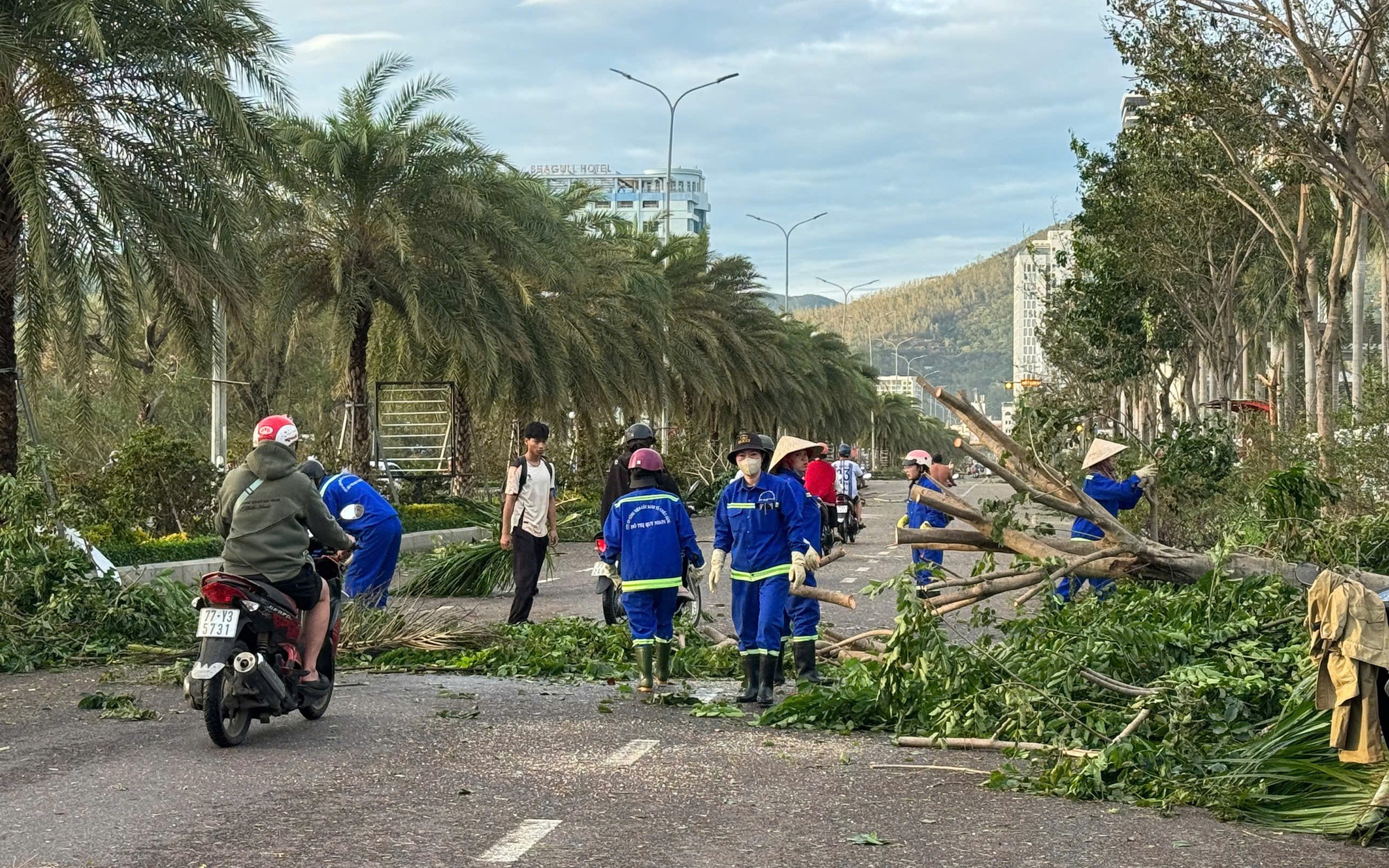 Gia Lai: Doanh nghiệp mất trắng hàng tỷ đồng sau bão số 13, chủ nhà hàng "không biết nên bắt đầu từ đâu" - Ảnh 7.