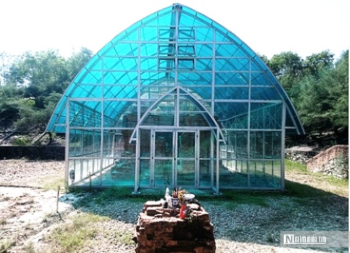 Cận cảnh Tháp Chăm cổ độc nhất vô nhị ở Huế chìm trong nước lũ- Ảnh 2. Cận cảnh Tháp Chăm cổ độc nhất vô nhị ở Huế chìm trong nước lũ- Ảnh 2.