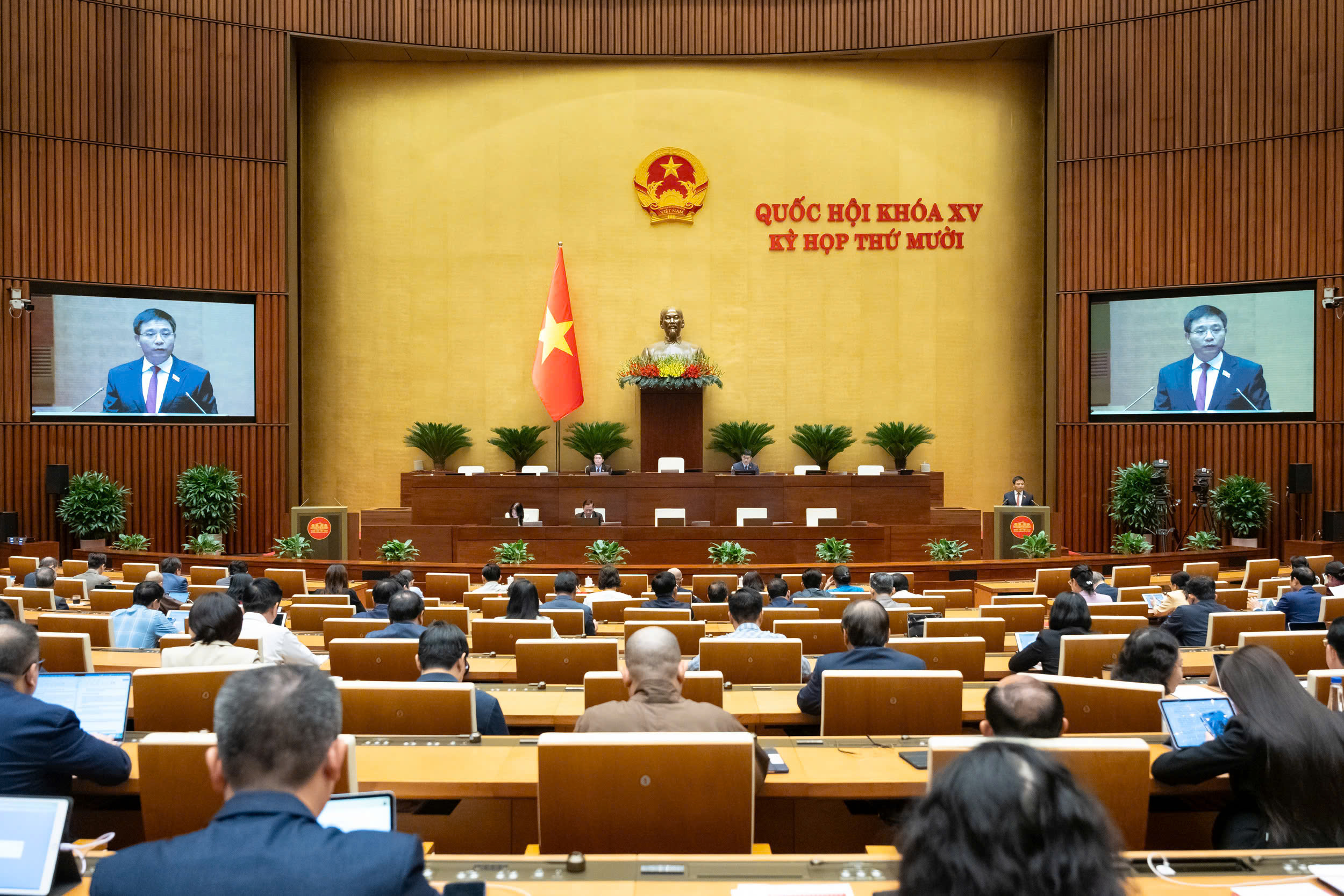 Chính phủ điều chỉnh loạt chỉ tiêu kinh tế, đưa Tp.HCM thành siêu đô thị đa cực - Ảnh 1.