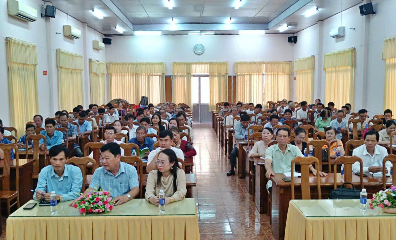 Hội Luật gia tỉnh Cà Mau tuyên truyền, tư vấn pháp luật miễn phí tại xã Đầm Dơi- Ảnh 1. Hội Luật gia tỉnh Cà Mau tuyên truyền, tư vấn pháp luật miễn phí tại xã Đầm Dơi- Ảnh 1.