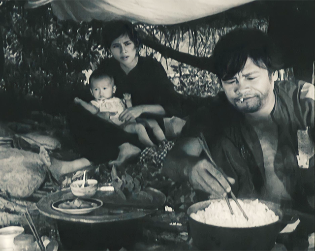 Diễn viên nhí nổi tiếng 9 tháng tuổi phim Cánh đồng hoang, lỡ dở nghề diễn, sống cuộc đời đầy bất ngờ - Ảnh 2.