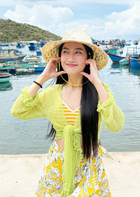 "Nữ hoàng phim xưa": Tuổi 41 trẻ đẹp, yêu bạn trai kém 10 tuổi - Ảnh 13.