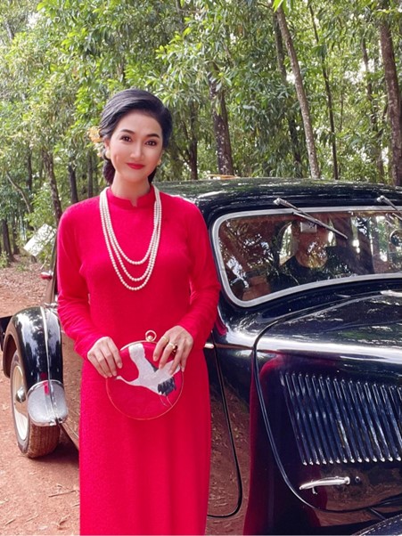 "Nữ hoàng phim xưa": Tuổi 41 trẻ đẹp, yêu bạn trai kém 10 tuổi - Ảnh 6.