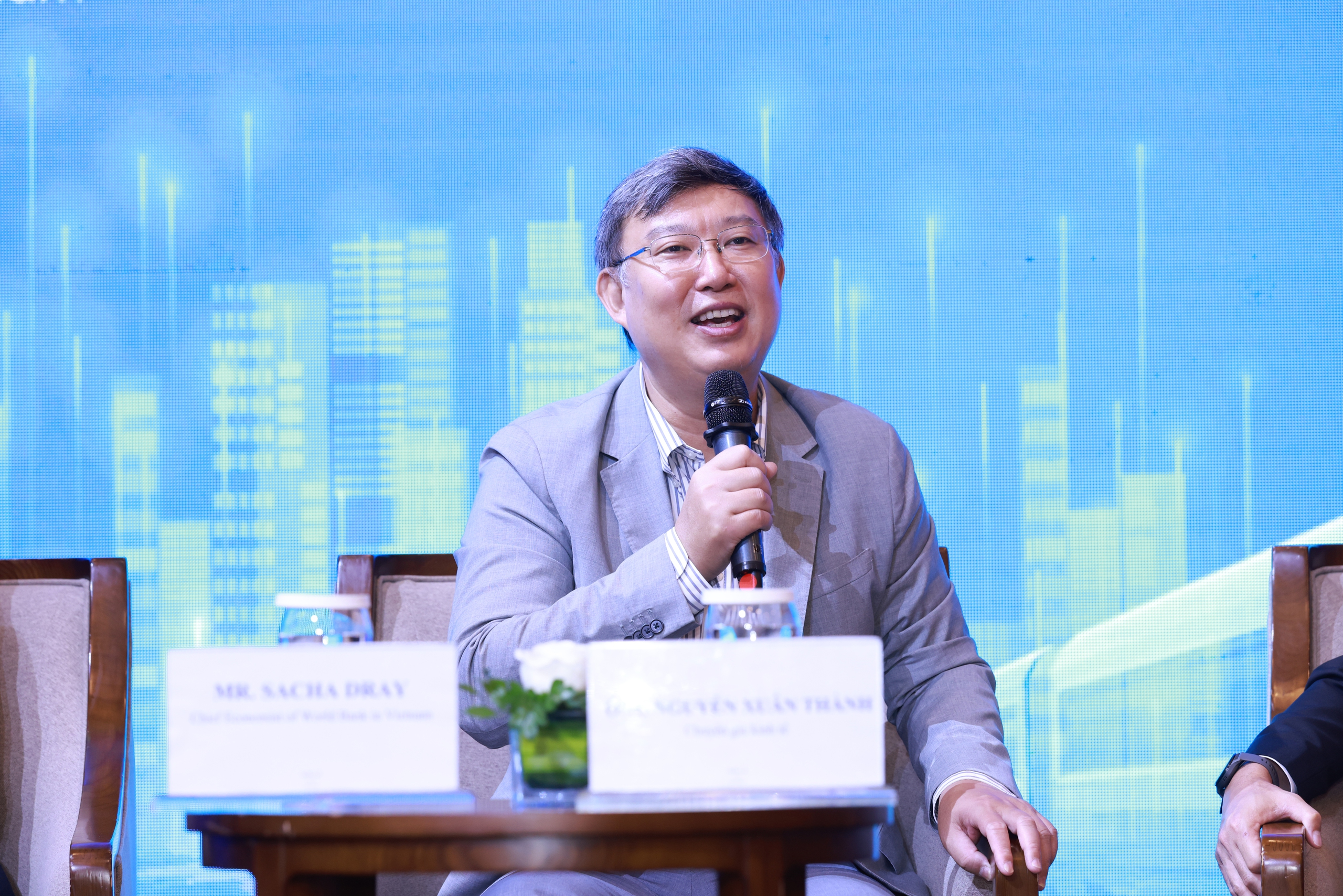 CEO MB Phạm Như Ánh: “Đầu tư công có tác động dẫn dắt cả nền kinh tế”- Ảnh 3. CEO MB Phạm Như Ánh: “Đầu tư công có tác động dẫn dắt cả nền kinh tế”- Ảnh 3.
