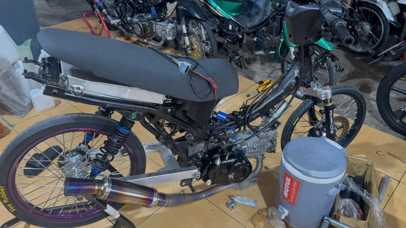 TP Hồ Chí Minh: Đột kích “lò độ xe”, nhiều xe không rõ nguồn gốc bị tạm giữ - Ảnh 3.