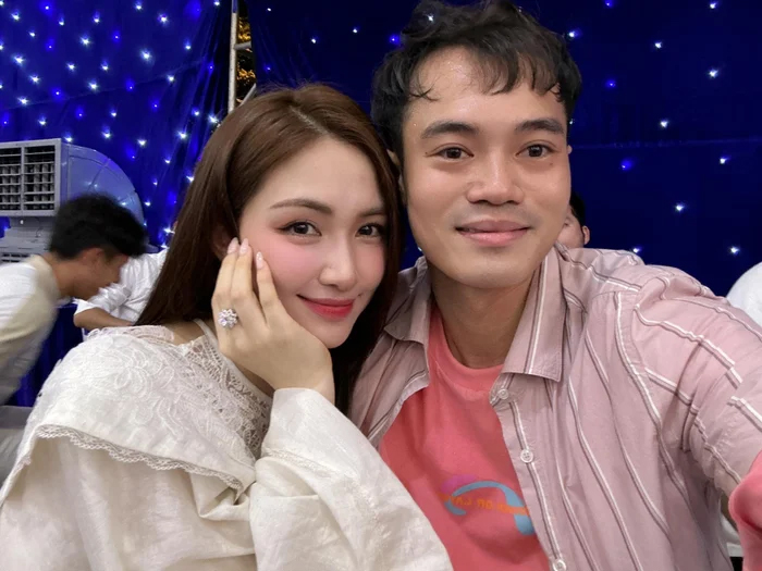 Nữ ca sĩ Hòa Minzy công khai trả nợ cho "cậu bạn thân" - Ảnh 6.