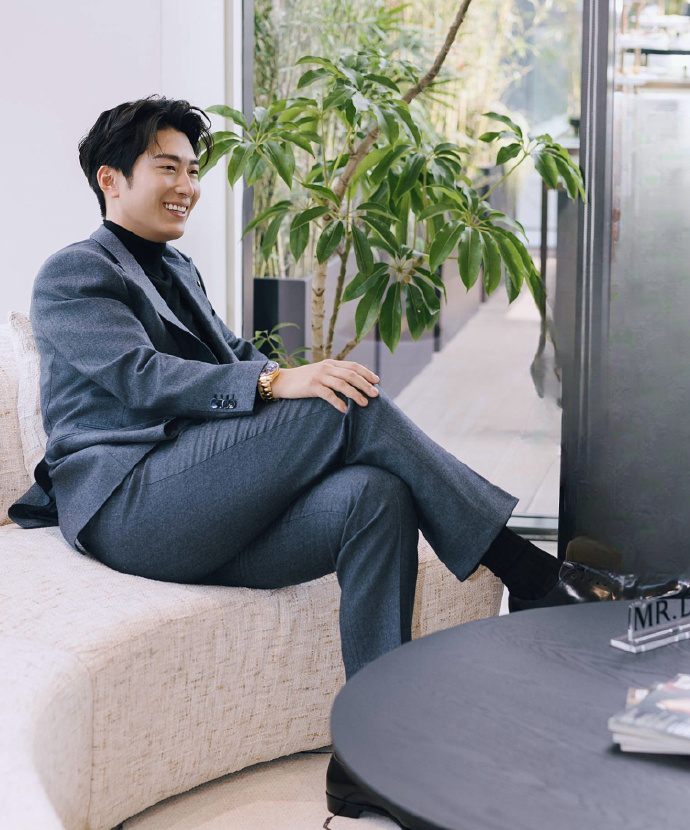 Tài tử Đậu Kiêu lần đầu lộ diện, để lộ 1 chi tiết quan trọng giữa tin đồn ly hôn - Ảnh 4.