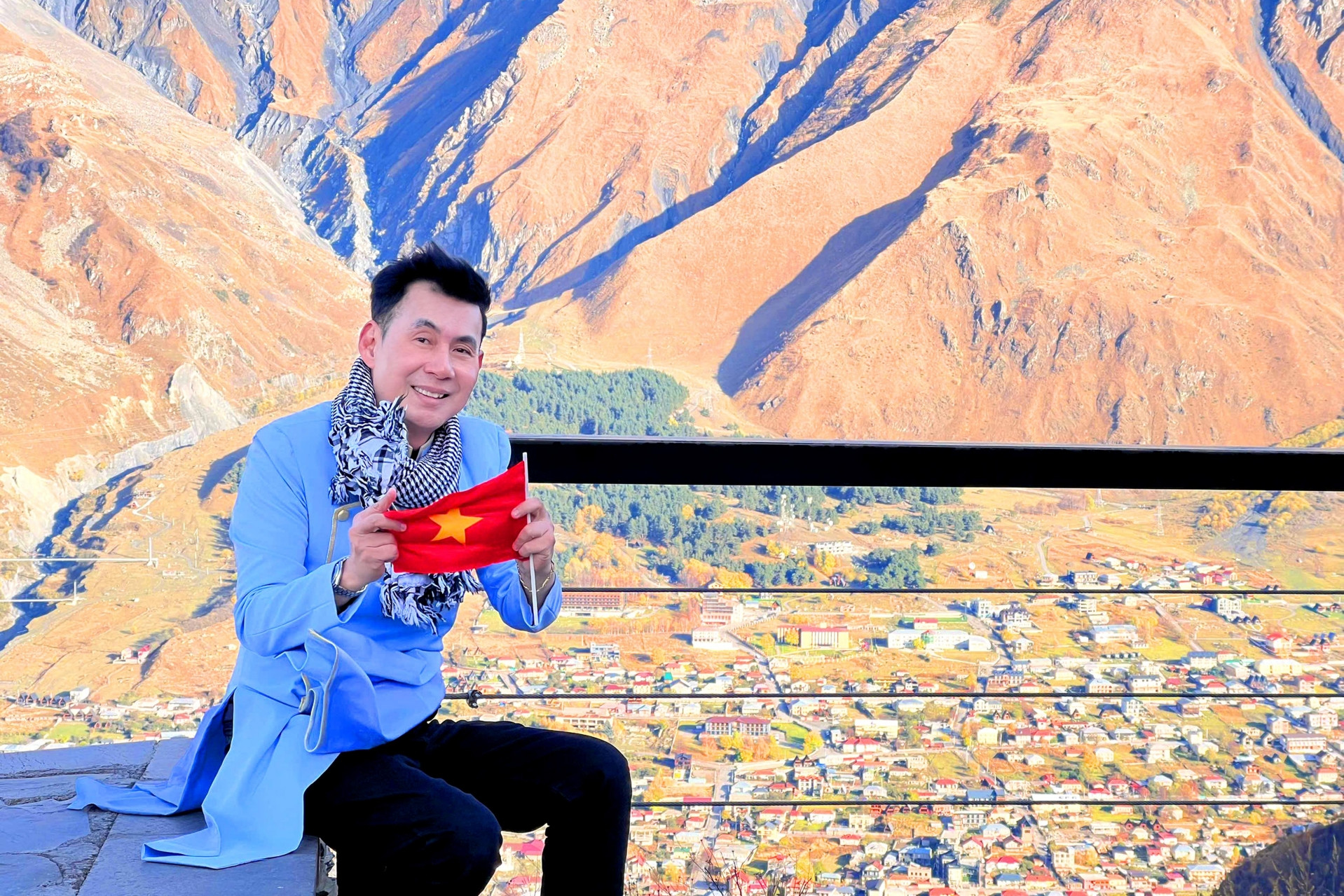 Nam ca sĩ nổi tiếng V-pop: Rời showbiz, cuộc sống kín tiếng và đam mê "lạ" ở tuổi U50- Ảnh 6.