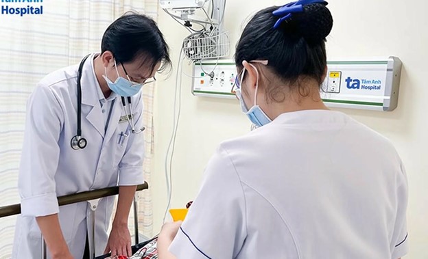 Nguyên nhân khiến hơn 80 người ngộ độc sau khi ăn bánh mì đã được xác định - Ảnh 1.