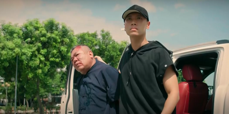 "Đặc công Sen" của Mưa đỏ hoàn toàn "lột xác" trong Cách em 1 milimet- Ảnh 8. "Đặc công Sen" của Mưa đỏ hoàn toàn "lột xác" trong Cách em 1 milimet- Ảnh 8.