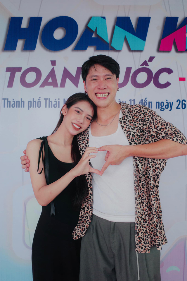 "Đặc công Sen" của Mưa đỏ hoàn toàn "lột xác" trong Cách em 1 milimet- Ảnh 9. "Đặc công Sen" của Mưa đỏ hoàn toàn "lột xác" trong Cách em 1 milimet- Ảnh 9.