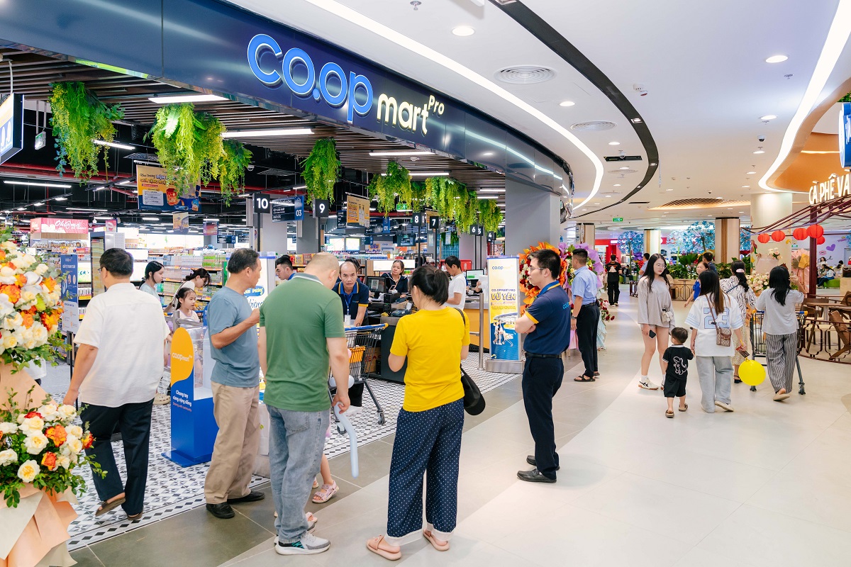 Vincom Mega Mall Royal Island tung loạt ưu đãi hấp dẫn khởi động mùa lễ hội - mua sắm cuối năm - Ảnh 1.