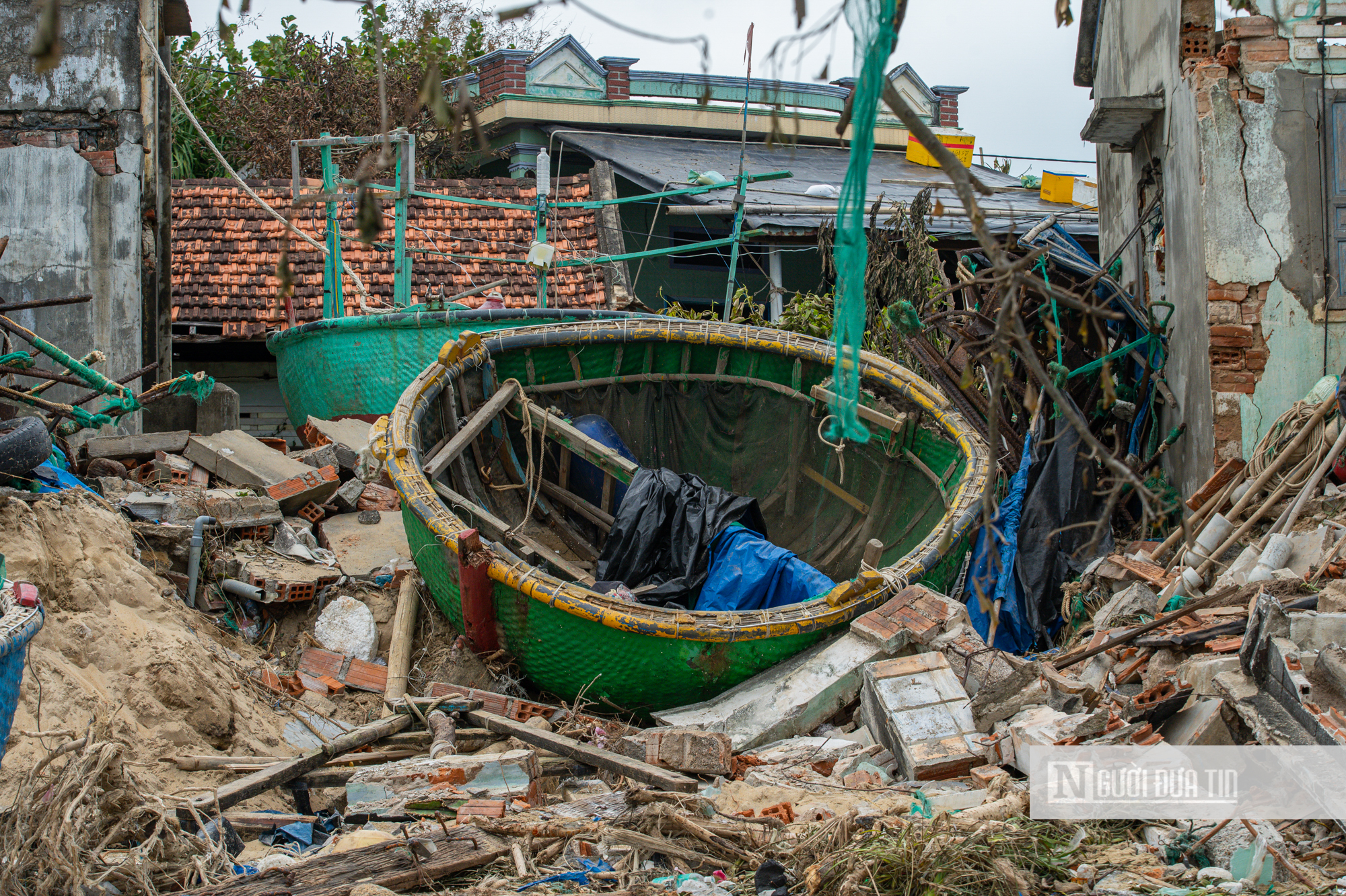 Gia Lai: Gắng gượng "hồi sinh" làng chài Xuân Thạnh tan hoang sau bão dữ, còn người là còn tương lai- Ảnh 14.