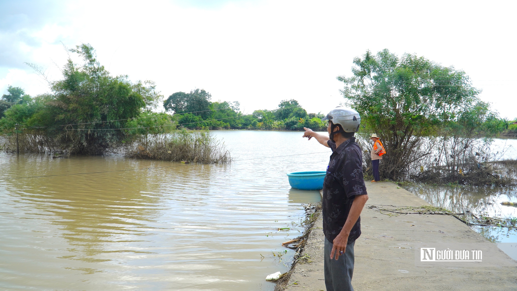 Người cao tuổi ở Lâm Đồng: "Cả đời tôi chưa bao giờ thấy ngập lụt như thế này"- Ảnh 2. Người cao tuổi ở Lâm Đồng: "Cả đời tôi chưa bao giờ thấy ngập lụt như thế này"- Ảnh 2.